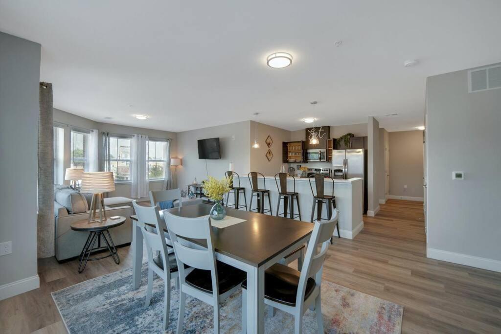 Beautiful 2Br Apt/Ewr Airport/King /Free Parking Ньюарк Екстер'єр фото