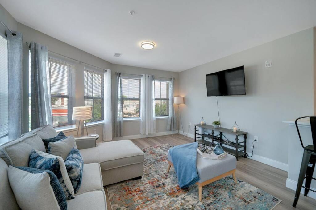 Beautiful 2Br Apt/Ewr Airport/King /Free Parking Ньюарк Екстер'єр фото