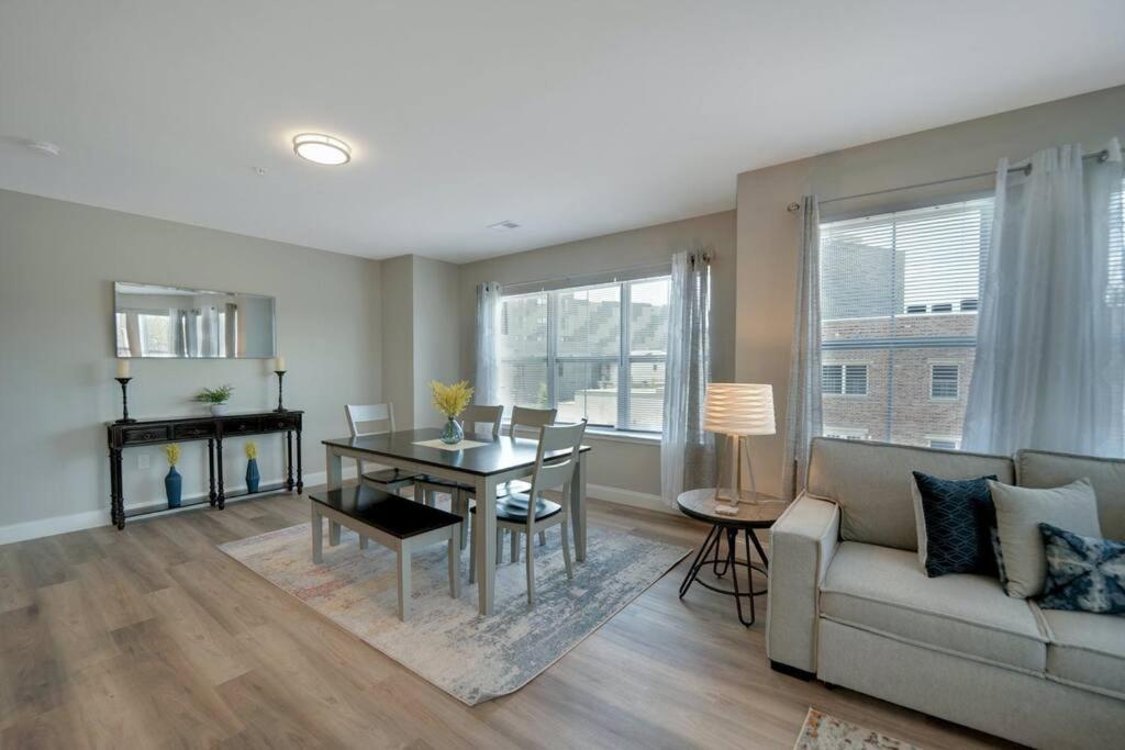 Beautiful 2Br Apt/Ewr Airport/King /Free Parking Ньюарк Екстер'єр фото