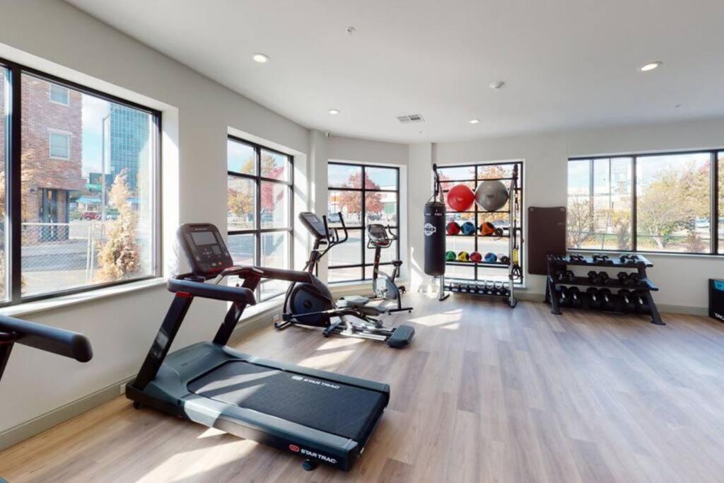 Beautiful 2Br Apt/Ewr Airport/King /Free Parking Ньюарк Екстер'єр фото