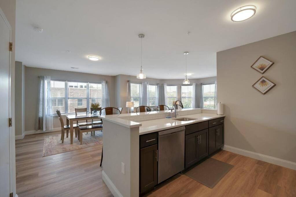 Beautiful 2Br Apt/Ewr Airport/King /Free Parking Ньюарк Екстер'єр фото